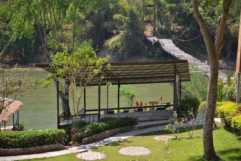 Boutique Raft Resort, River Kwai Sai Yok Exterior photo